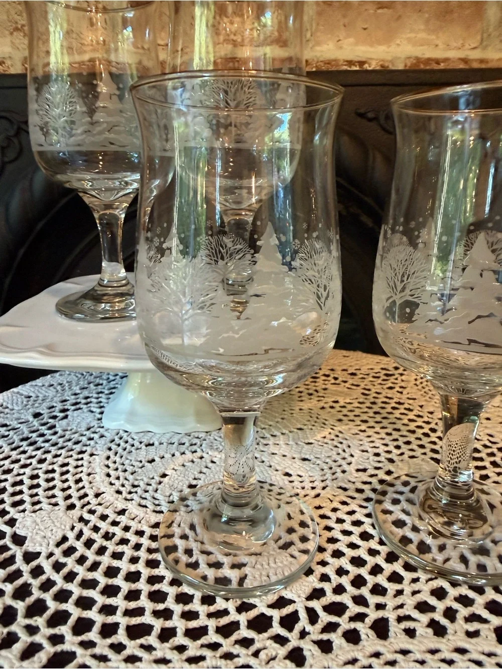 Vtg Arby’s Frosted Pines Holiday Stemware Wine Water Glasses Trees Christmas (4)